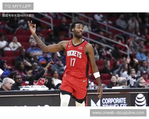 火箭芬尼史密斯赛季首秀替补登场，乌多卡期待其多面性价值