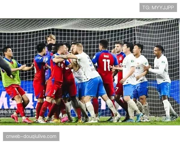 雨战记忆：回顾那些年在泥泞中拼搏的中超比赛