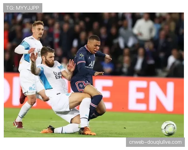 巴黎圣日耳曼全队抵达马赛,备战法国国家德比 巴黎圣日耳曼全队抵达马赛,备战法国国家德比